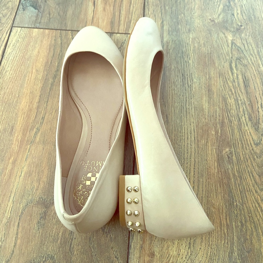 Vince Camuto round toe heels